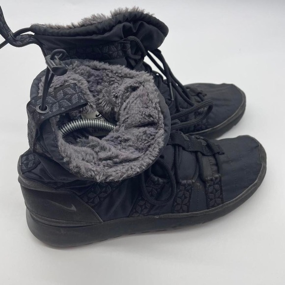 Nike Roshe Run Hi Sneakerboots- womens‎ SZ 11 -black Fur lined - Picture 5 of 7